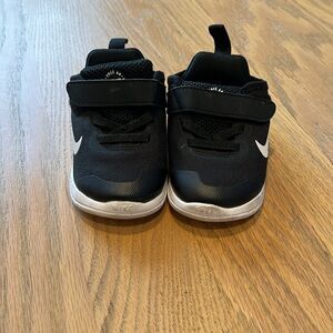Toddler Nike sneakers size 5